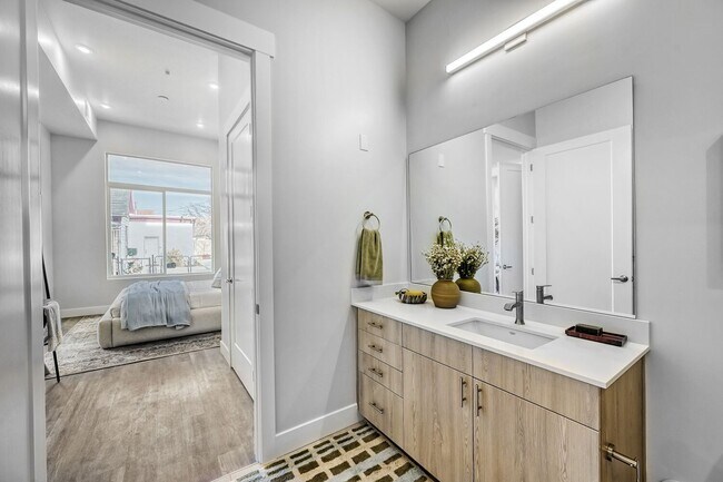 Baño principal oeste - West Main
