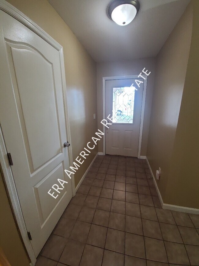 Building Photo - Pet Friendly!