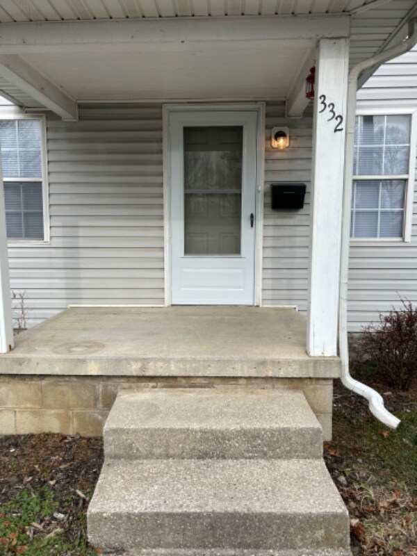 Foto principal - 332 W Florence Ave