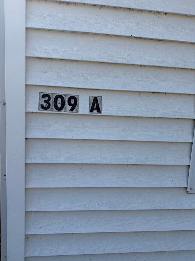 Building Photo - 309 E Virginia St