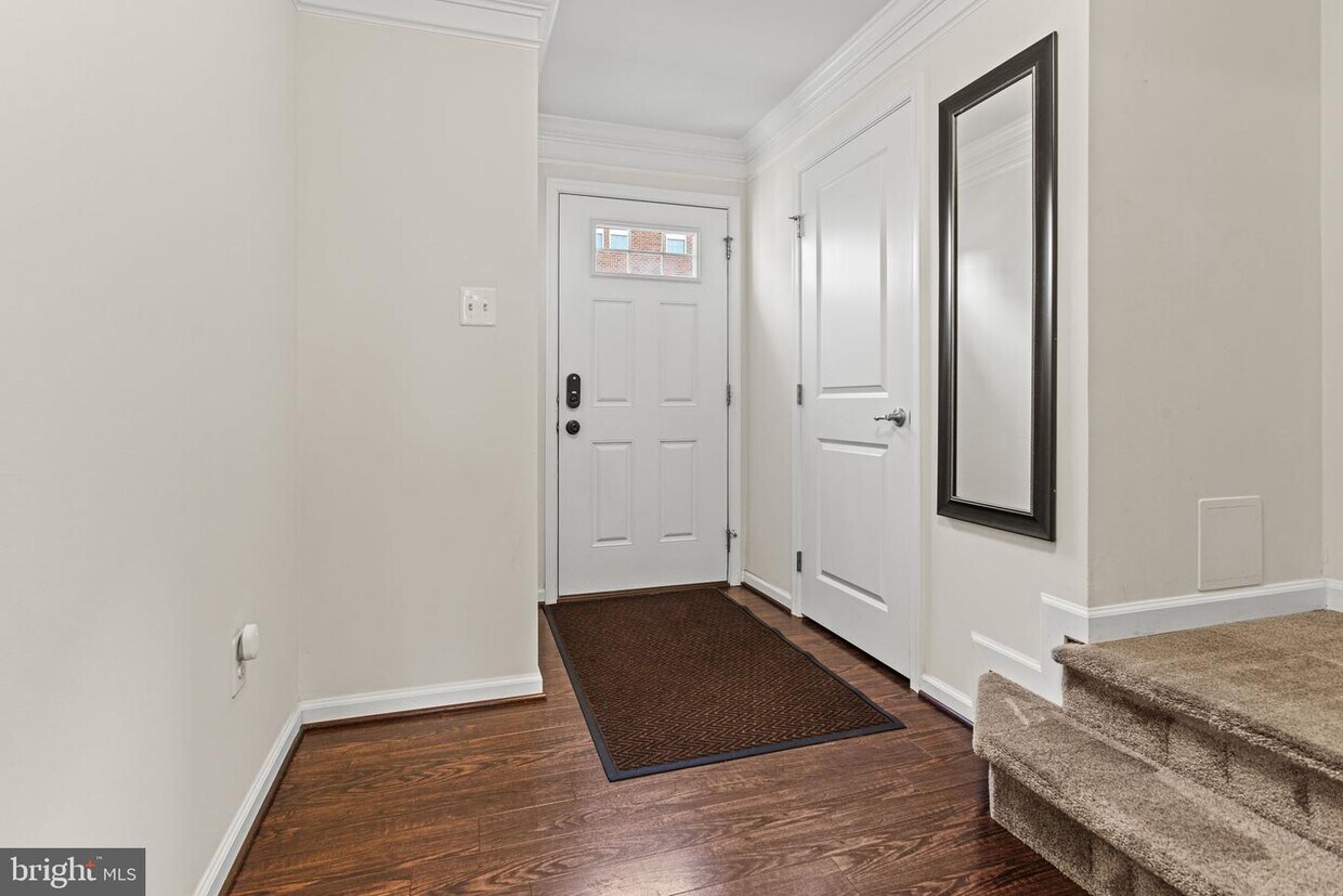 Foto principal - 6405 Walcott Ln