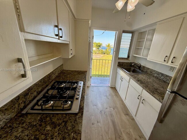 Foto del edificio - 7921 East Dr