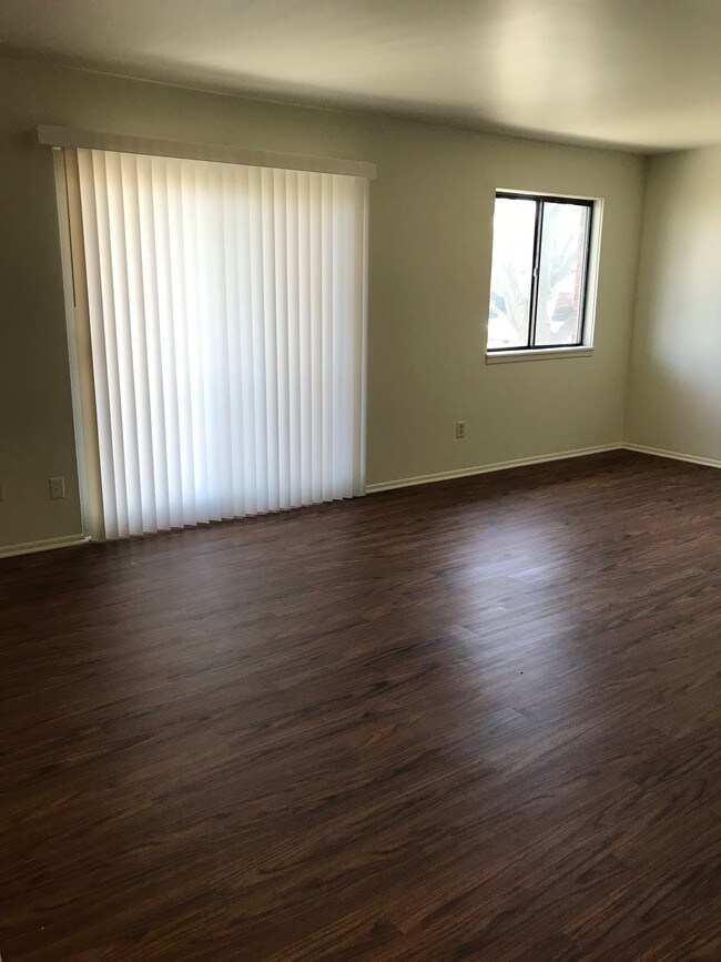 Foto del edificio - 1680 Driftwood Dr