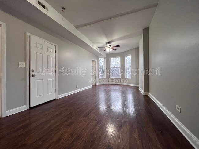 Foto del edificio - 7644 S Normal Ave