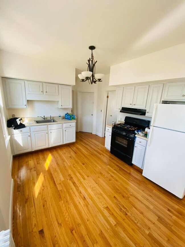 Kitchen - 167 Columbia St