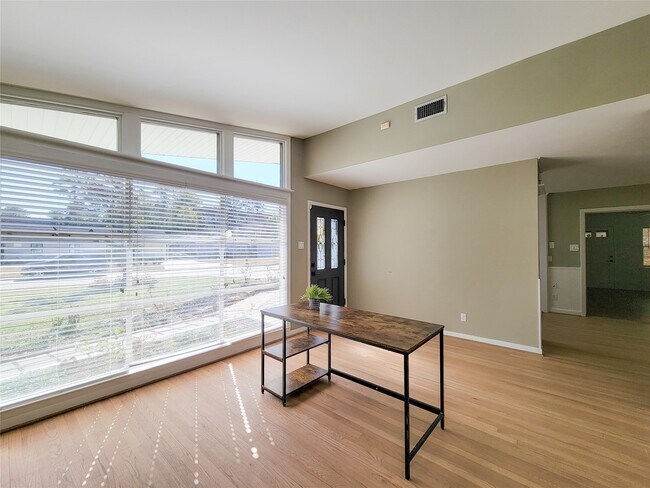 Foto del edificio - 2318 Ansbury Dr