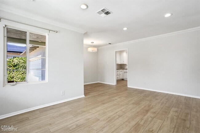 Foto del edificio - 3 br, 1.5 bath House - 400 San Antonio Rd