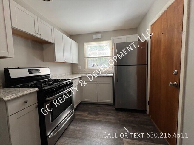 Foto del edificio - ***EASTSIDE GENEVA LOCATION / 2 BDRM / 1 B...