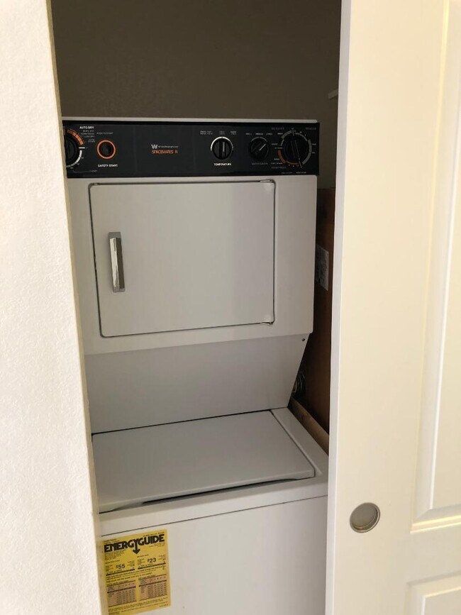 Building Photo - 1 Elm St