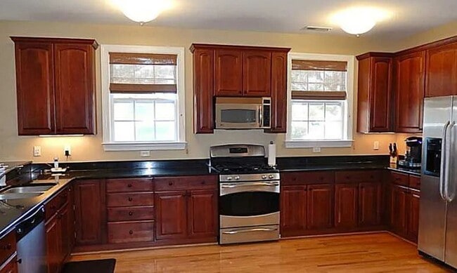 Building Photo - 1201 Belmeade Dr