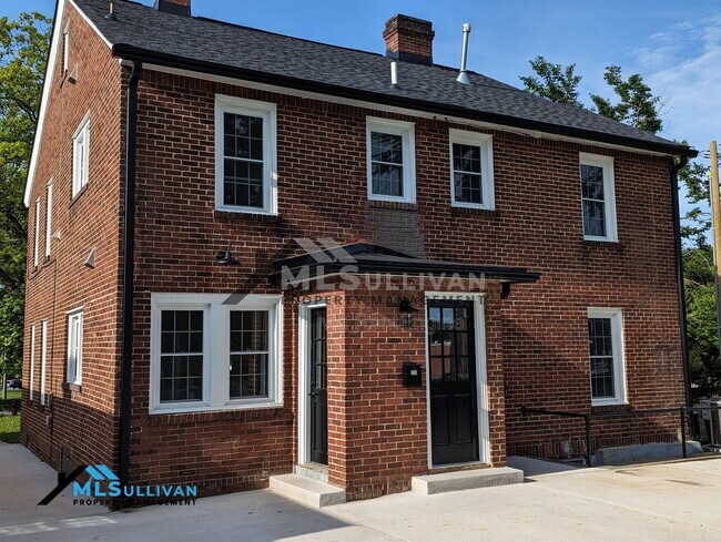 Foto del edificio - 229 W Elm St