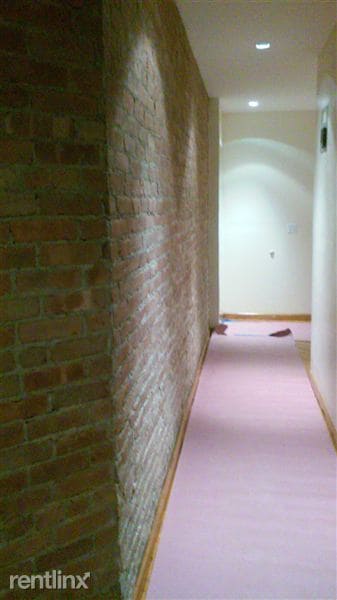 Building Photo - 593 Riverside Dr