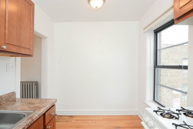 Building Photo - 2651 N Spaulding Ave