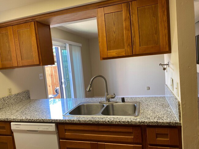 Building Photo - 4223 Weymouth Ln