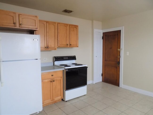 Foto del edificio - 328 Green Bay Rd