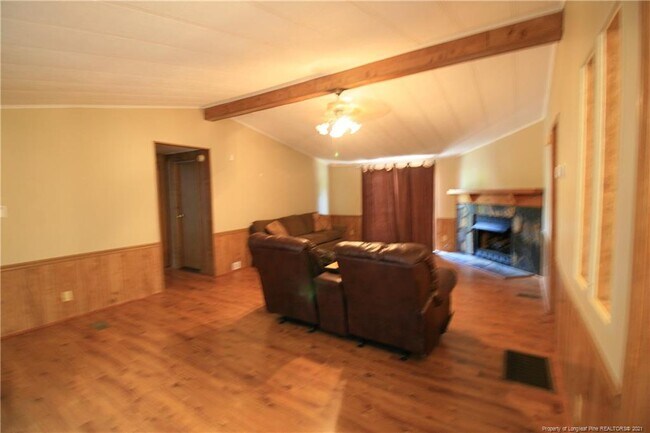 Building Photo - 156 Foch St
