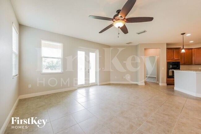Foto del edificio - 10143 Winding River Road