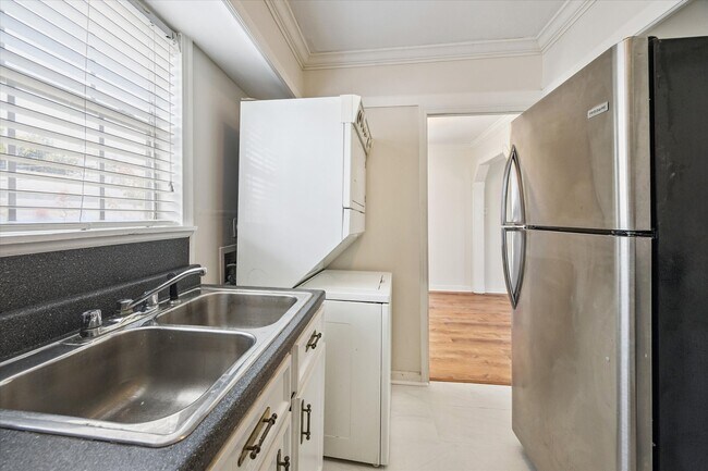 Foto del edificio - 218 W 15th St