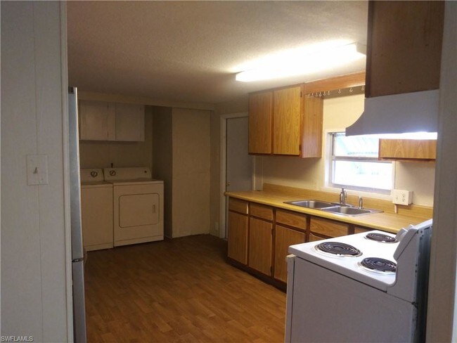 Building Photo - 12100 Hibiscus Dr