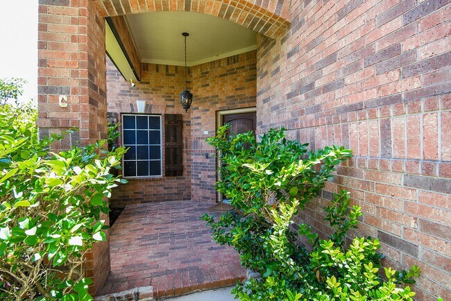 Foto del edificio - 16915 Locust Springs Dr
