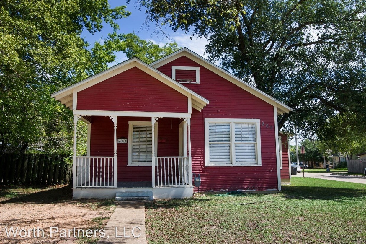 Primary Photo - 5 br, 3 bath House - 200 Park Place