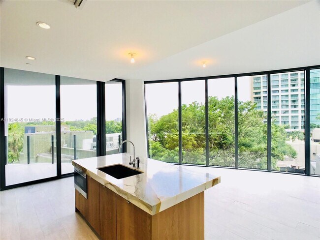 Foto del edificio - 2831 S Bayshore Dr