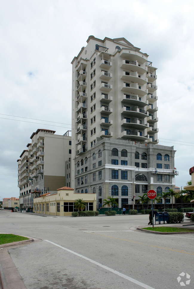 Building Photo - Ponce Tower