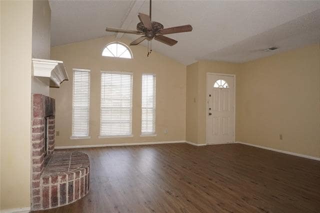 Building Photo - 4001 Staghorn Cir N