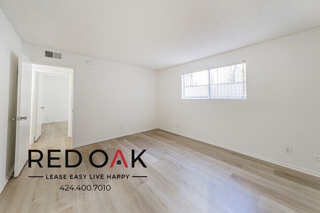 Foto del edificio - 4338 Mammoth Ave