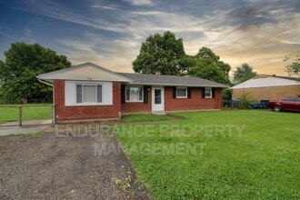 Building Photo - 918 Dennison Ave