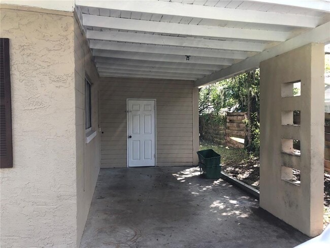 Building Photo - 3 Lotus Lake Dr