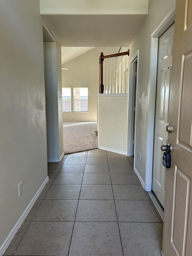 Building Photo - 5304 Willamette Ln