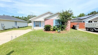 Building Photo - 424 Pine Crescent Way