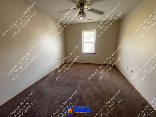 Foto del edificio - Charming 2 Bedroom 1 Bathroom Duplex Avail...