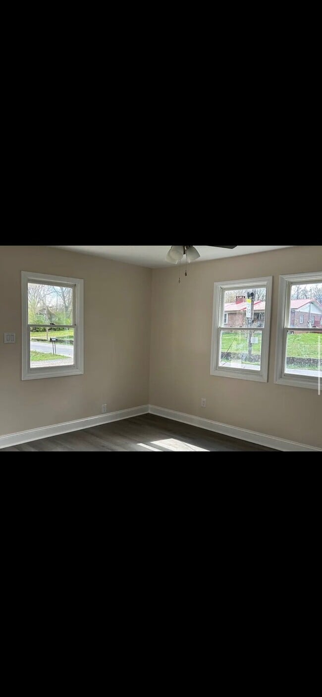 Building Photo - 2916 Brooks Ave