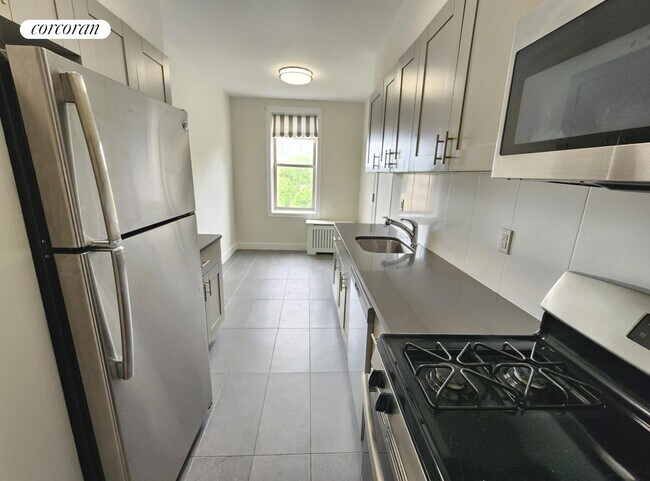 Foto del edificio - 3900 Greystone Ave