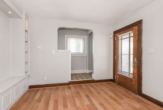Building Photo - 5577 Grasmere Ave