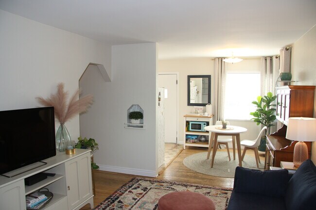 Foto del edificio - 2265 N Depew St