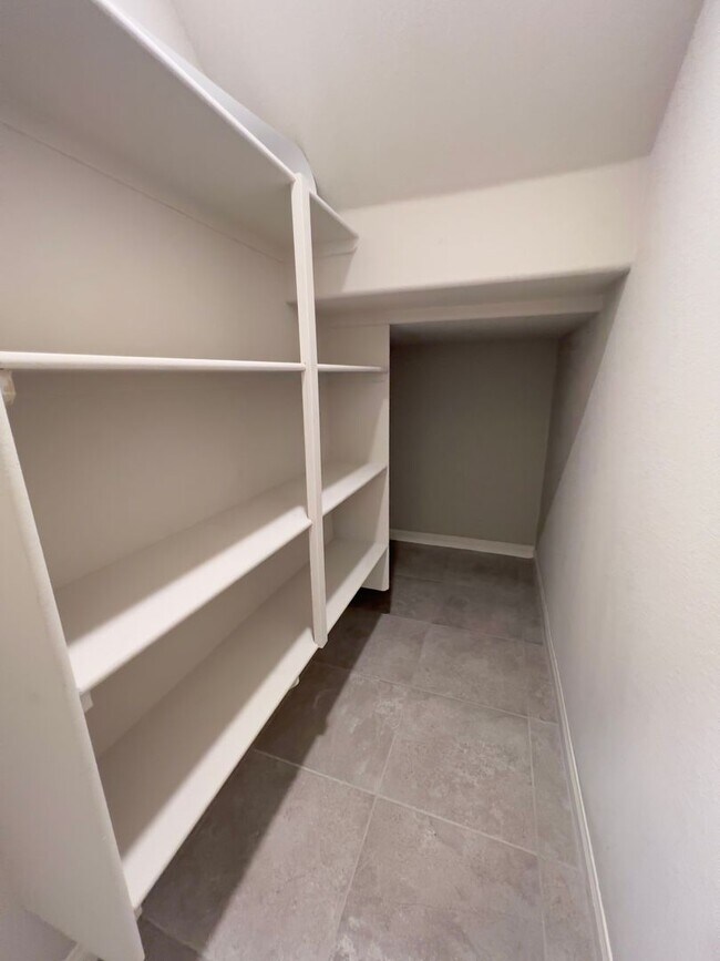 Foto del edificio - 4 bedroom, 2.5 bathroom home located in North West, Las Vegas
