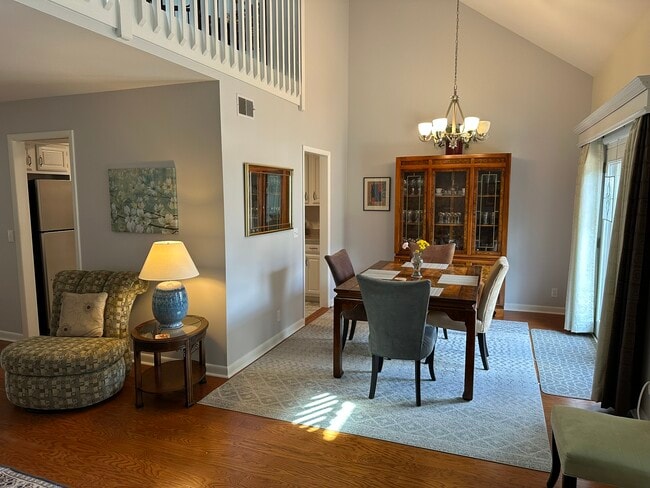 Building Photo - 616 Barlin Dr