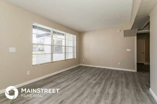 Building Photo - 7953 Patou Dr S