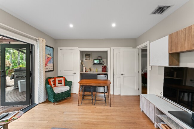 Foto del edificio - 3371 SW 22nd St