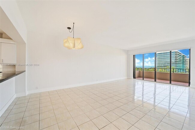 Building Photo - 201 Crandon Blvd