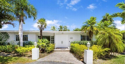 Building Photo - 7255 SW 125th St