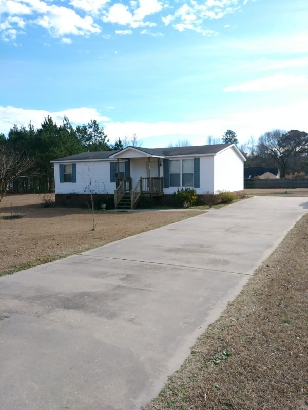 Foto del edificio - 387 Deanne Ln