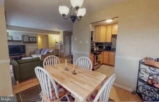 Foto del edificio - 7611 Maple Ave