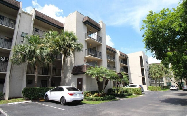 Building Photo - 9230 Lagoon Pl
