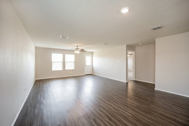 Foto del edificio - 1617 Westfall Dr