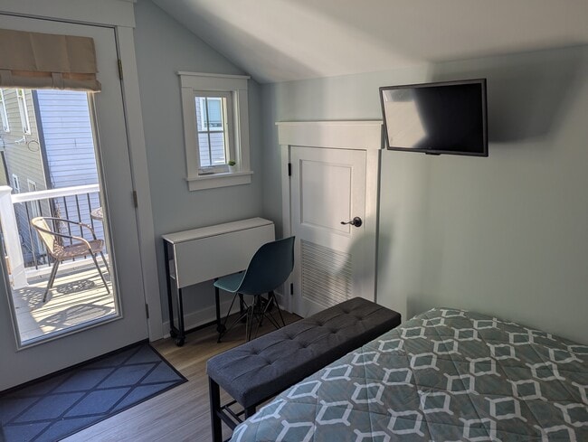 Building Photo - 3302 Delaware Ave