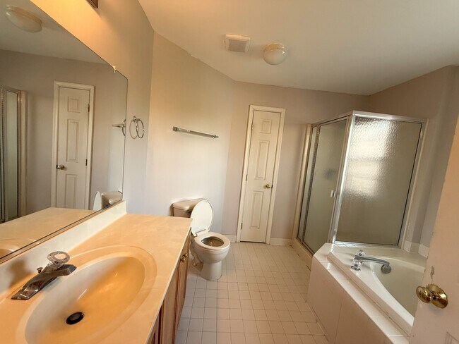 Foto del edificio - 379 Wheatfield Cir